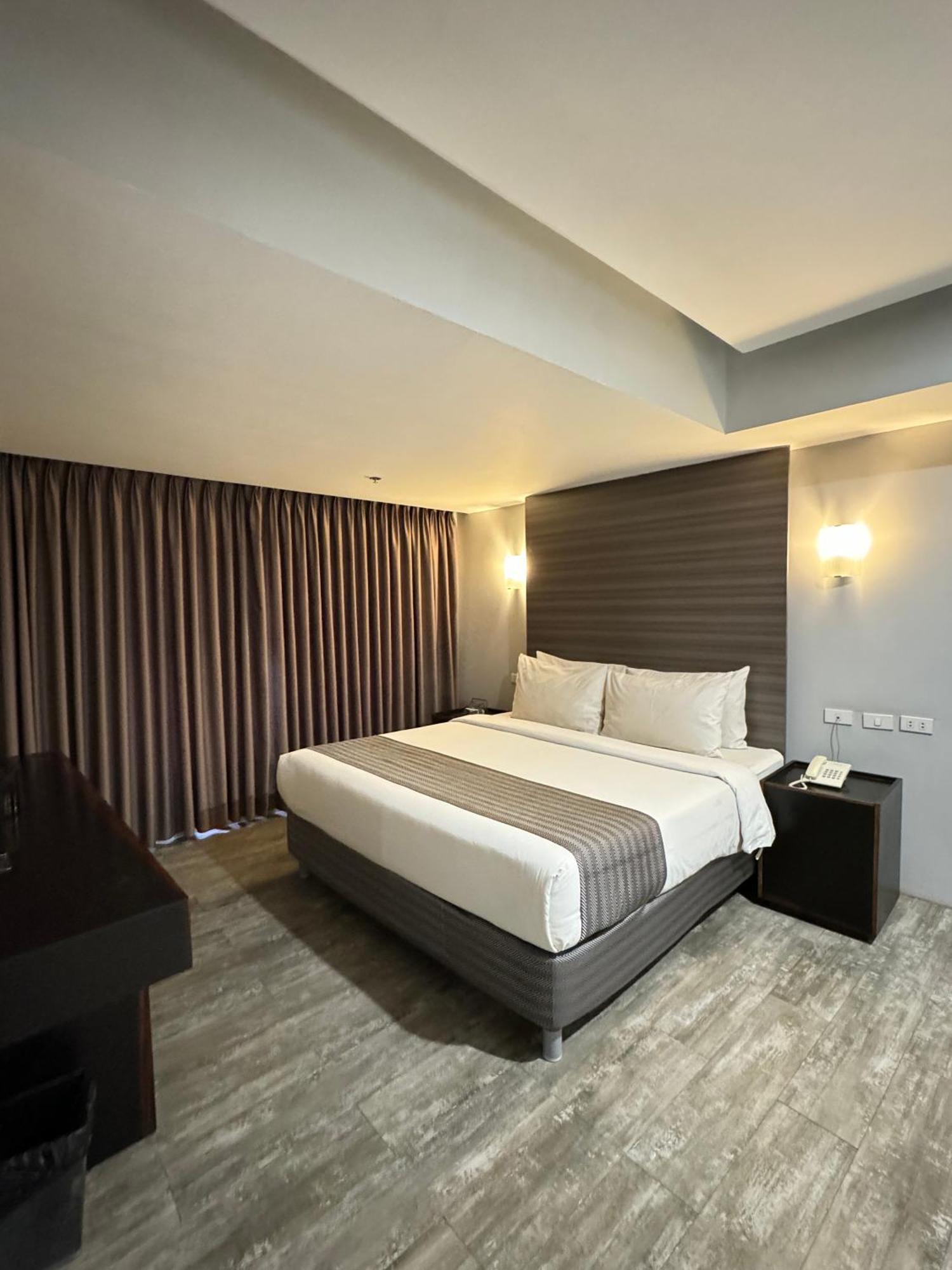 1A Express Hotel Cagayan de Oro Kültér fotó