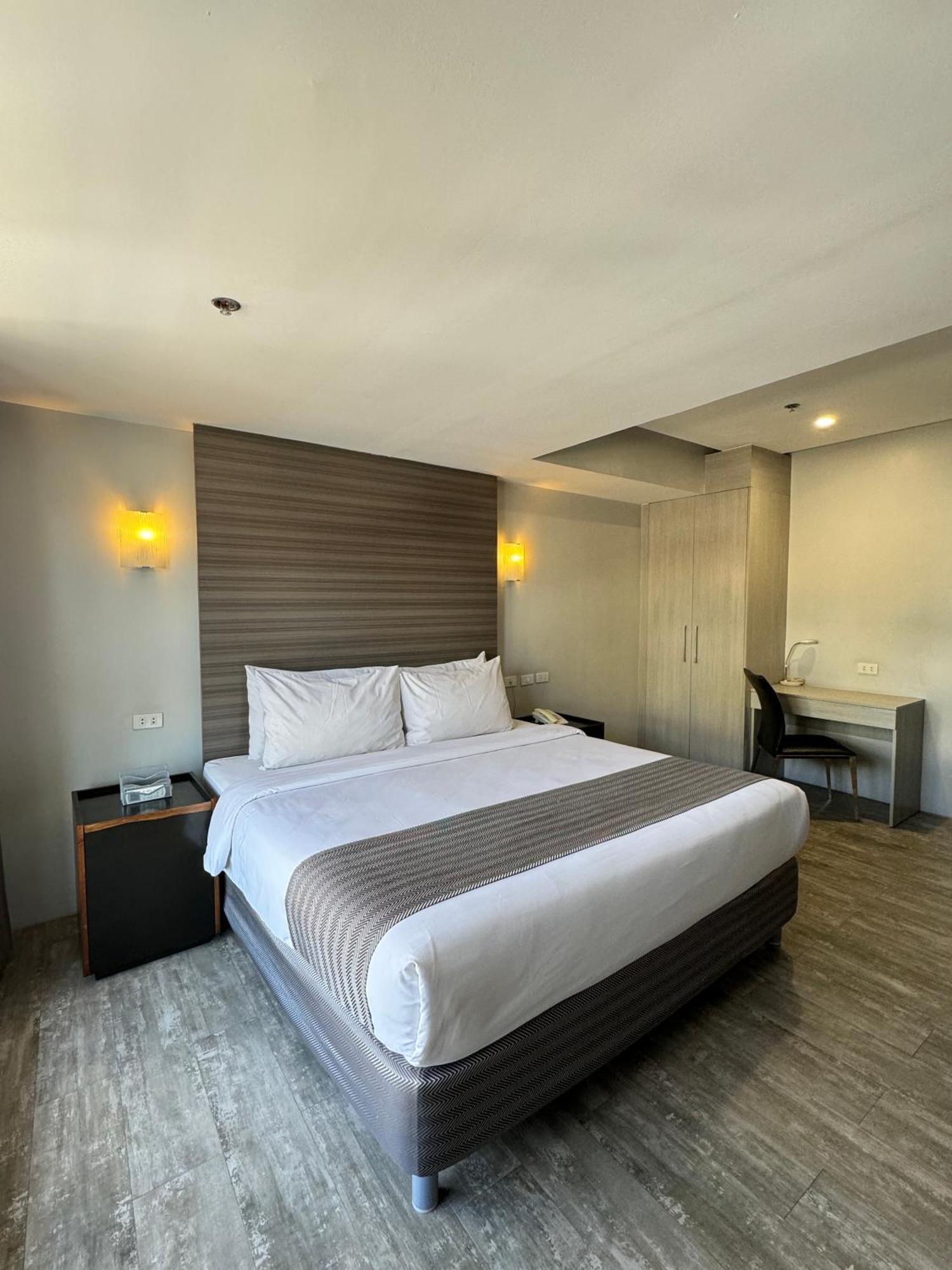 1A Express Hotel Cagayan de Oro Kültér fotó
